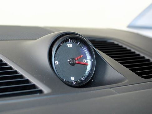 Used 2020 Porsche Cayenne image 19