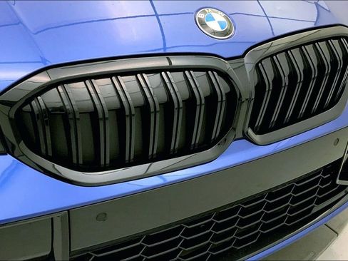 Used 2023 BMW 330i xDrive Sedan w/ M Sport Package AWD/4WD image 29