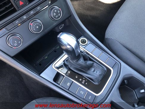 Used 2019 Volkswagen Jetta S image 15