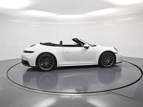 Certified 2025 Porsche 911 Carrera RWD image 35