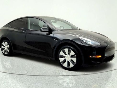 Used 2023 Tesla Model Y Long Range AWD/4WD image 3