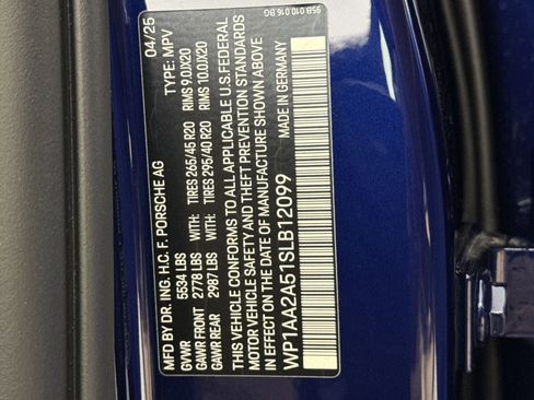 Used 2025 Porsche Macan image 22