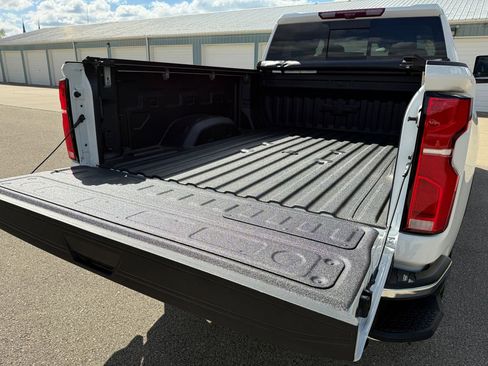 Used 2026 Chevrolet Silverado 2500 LTZ w/ LTZ Premium Package AWD/4WD image 13