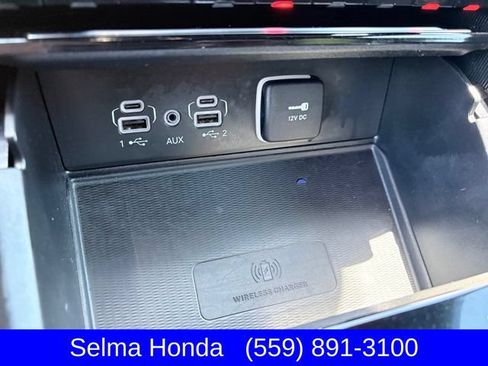 Used 2025 Jeep Grand Cherokee Altitude AWD/4WD image 18