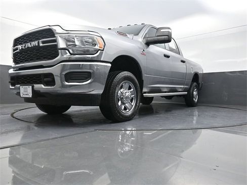 Used 2024 RAM 2500 Tradesman w/ Chrome Appearance Group image 29