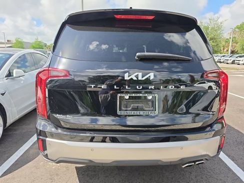 Used 2025 Kia Telluride S FWD image 4