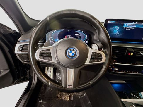 Used 2023 BMW 530e w/ M Sport Package image 13