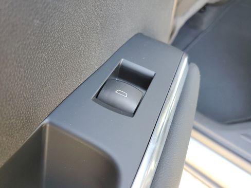 New 2025 GMC Acadia Elevation image 15