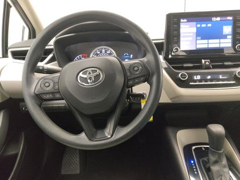 Used 2022 Toyota Corolla LE FWD image 22