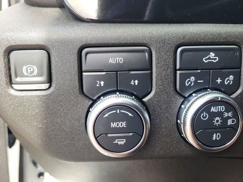 Used 2024 GMC Sierra 1500 Elevation image 27