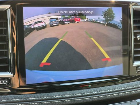 Used 2024 Chrysler Pacifica Limited FWD image 33