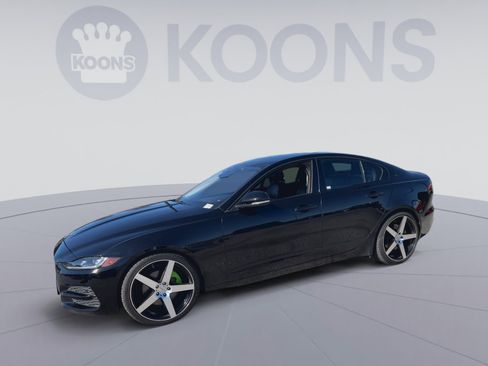 Used 2020 Jaguar XE S RWD image 7