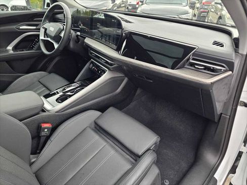Certified 2025 Audi Q5 Premium w/ Premium Plus AWD/4WD image 18