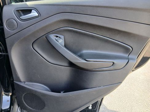Used 2017 Ford Escape SE w/ Equipment Group 201A FWD image 23