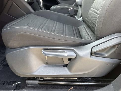 Used 2024 Volkswagen Tiguan S image 17