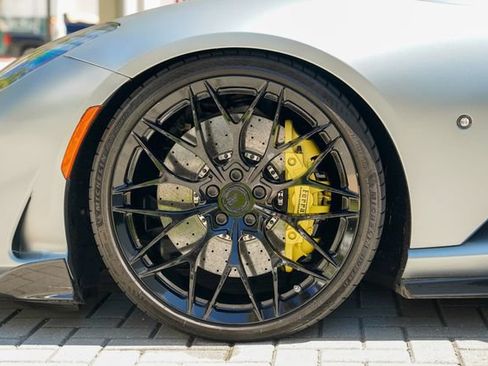 Used 2018 Ferrari 812 Superfast RWD image 13