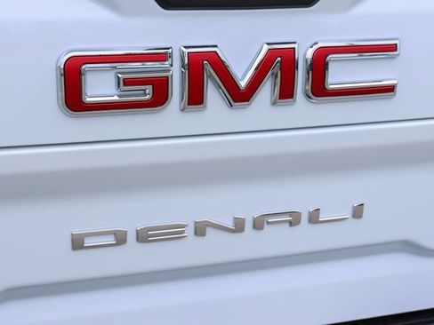 New 2026 GMC Sierra 2500 Denali w/ Denali Reserve Package AWD/4WD image 10