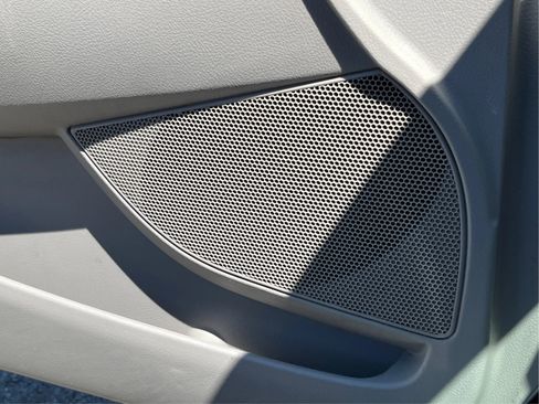 Used 2009 Toyota Camry LE image 32