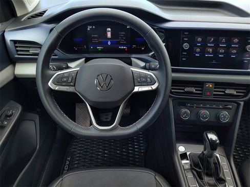 Used 2022 Volkswagen Taos SE image 13