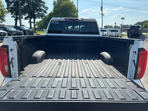 Used 2023 GMC Sierra 2500 AT4 w/ AT4 Premium Plus Package AWD/4WD image 17