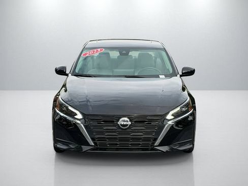 Used 2023 Nissan Altima 2.5 SV w/ SV Premium Package FWD image 2