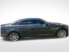 Used 2018 Jaguar XJ R-Sport RWD image 2