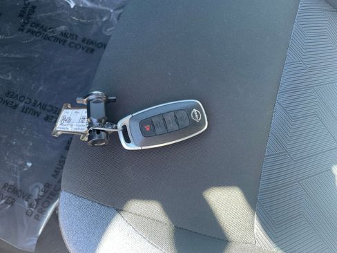 Used 2025 Nissan Versa SV image 21