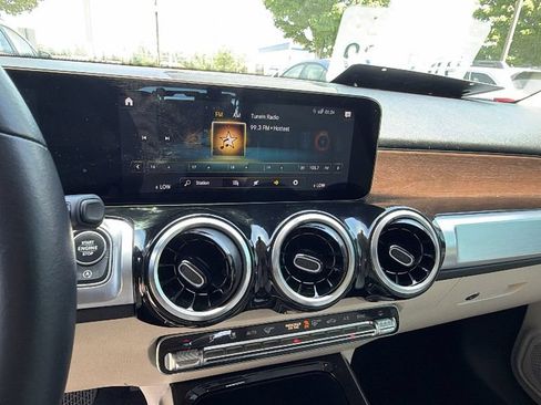 Used 2022 Mercedes-Benz GLB 250 4MATIC image 26