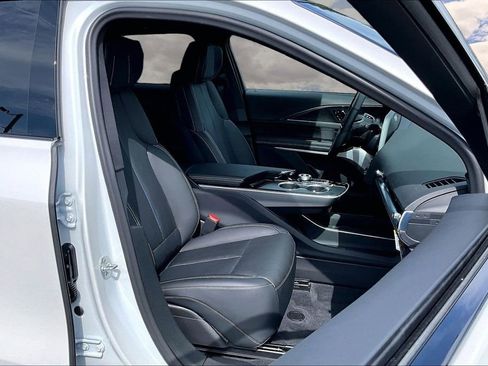 Certified 2024 Cadillac Lyriq Luxury AWD/4WD image 29