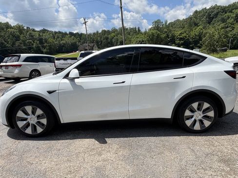 Used 2023 Tesla Model Y Long Range image 2