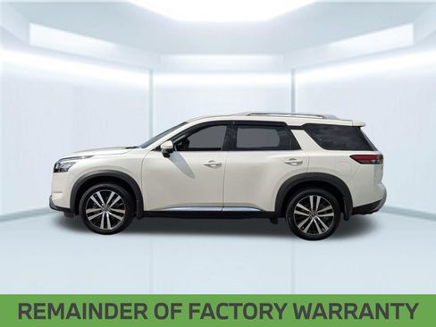 Used 2024 Nissan Pathfinder Platinum AWD/4WD image 2