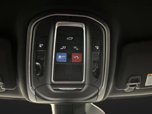 Used 2024 Jeep Grand Cherokee L Altitude image 24