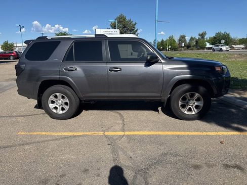Used 2021 Toyota 4Runner SR5 AWD/4WD image 4