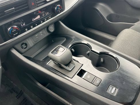 Used 2025 Nissan Rogue SV FWD image 43