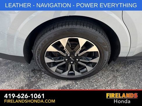 Used 2024 Kia Carnival EX FWD image 46