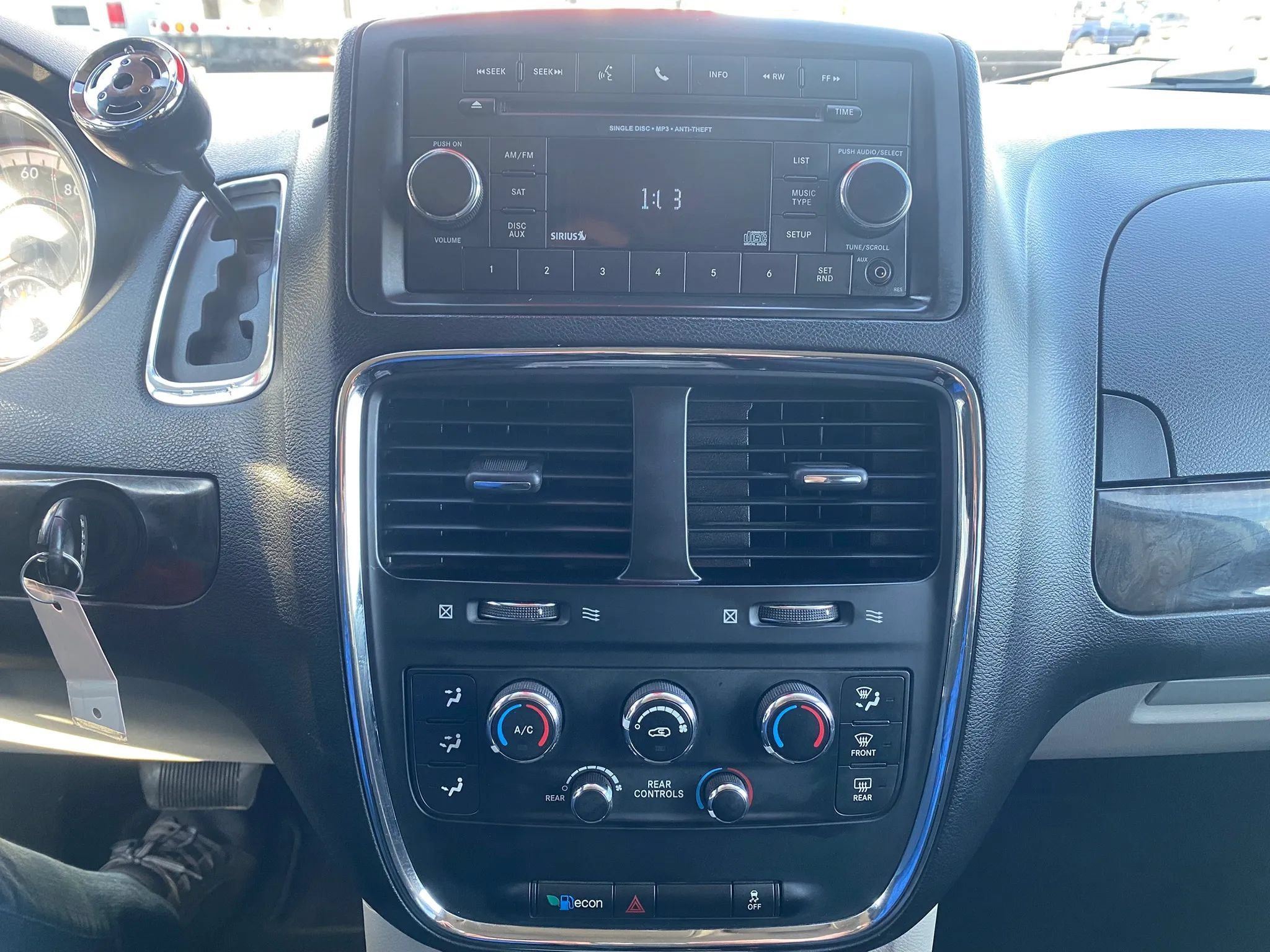 Used 2015 Dodge Grand Caravan SE w/ Quick Order Package 29E SE FWD image 13