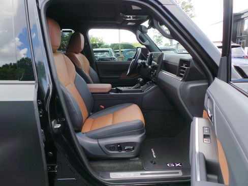 Used 2025 Lexus GX 550 w/ Cold Area Package AWD/4WD image 50