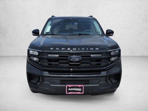 New 2026 Ford Expedition Active image 5