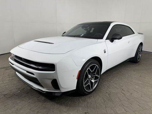 Used 2026 Dodge Charger Scat Pack AWD/4WD image 3