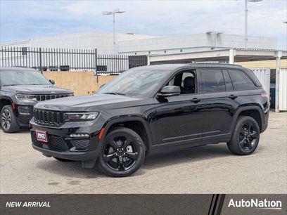 Certified 2025 Jeep Grand Cherokee Limited w/ Black Appearance Package