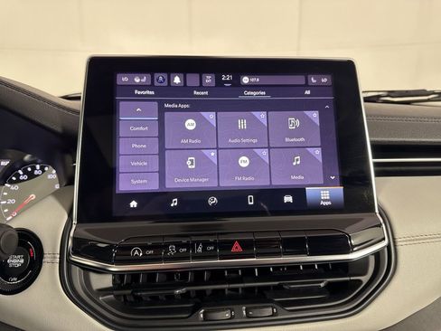 Used 2022 Jeep Compass Limited w/ Sun and Sound Group AWD/4WD image 29