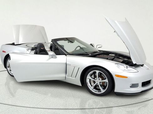 Used 2010 Chevrolet Corvette Grand Sport w/ Preferred Equipment Group RWD image 14