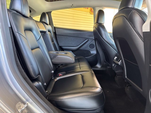 Used 2025 Tesla Model Y Long Range AWD/4WD image 25