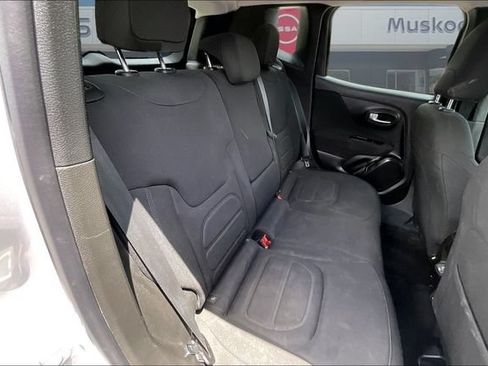 Used 2020 Jeep Renegade Latitude w/ LED Lighting Group AWD/4WD image 23