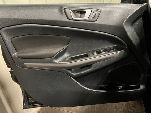 Used 2020 Ford EcoSport SE w/ SE Convenience Package image 12