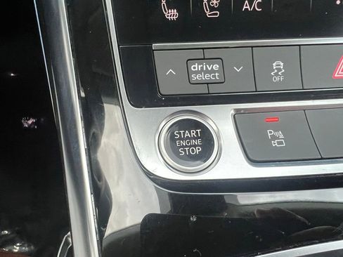 Used 2022 Audi Q8 Premium Plus w/ Premium Plus Package image 39