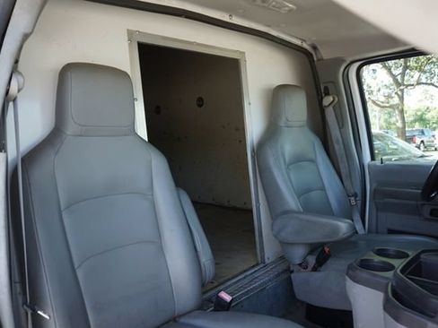 Used 2014 Ford E-350 and Econoline 350 Super Duty RWD image 2