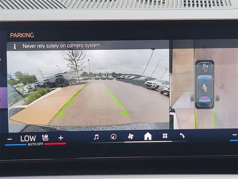 Used 2025 BMW i5 xDrive40 w/ Premium Package image 14