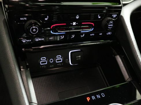 Used 2023 Jeep Grand Cherokee L Laredo AWD/4WD image 26