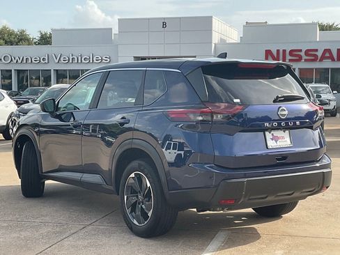 Used 2025 Nissan Rogue SV FWD image 6